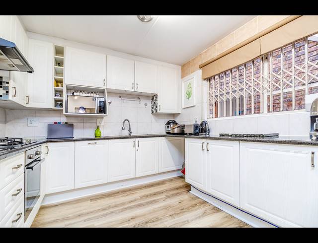4 BEDROOM HOUSE FOR SALE IN WOODMEAD